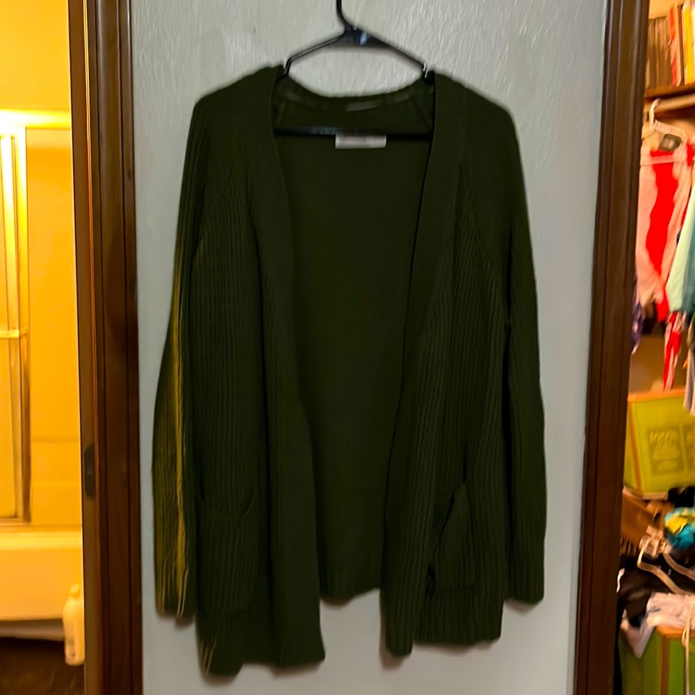 Woman’s X-L cardigan